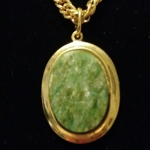 CCI Jewelry - Vintage CCI Gold tone Green Stone Pendant Necklace